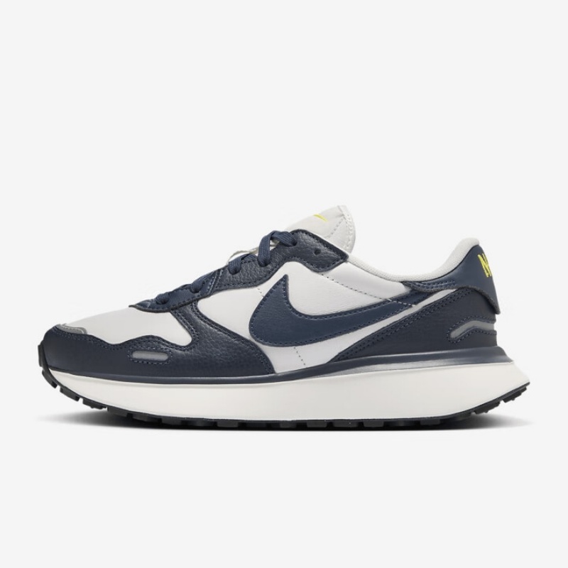 Men Shoes Must Have - Nike Retro-Style Waffle Shoes with Comfortable