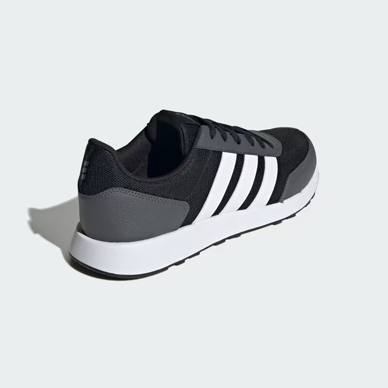 Adidas Lightweight and Comfort - Men Shoes Must Have ulasan dan harga