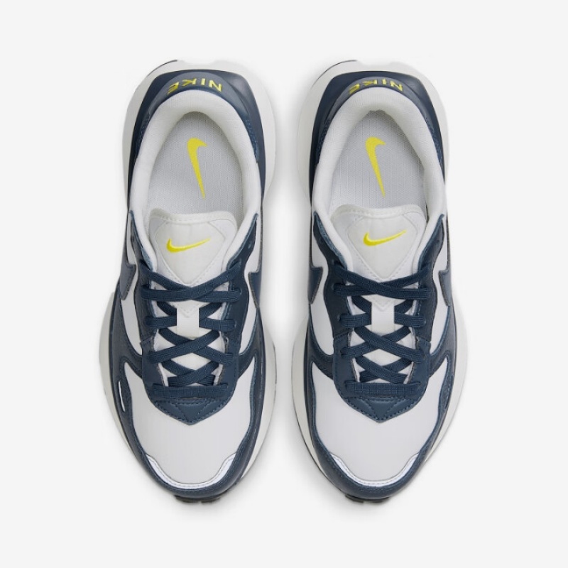 Nike Retro-Style Waffle Shoes  - Men Shoes Must Have ulasan dan harga