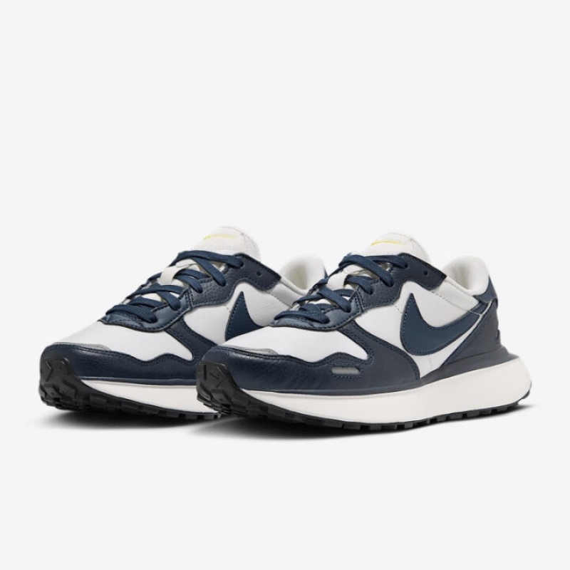 Nike Retro-Style Waffle Shoes  - Men Shoes Must Have ulasan dan harga