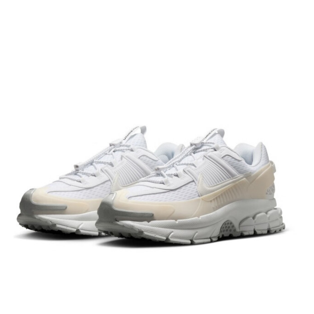 Nike's New Lightweight, Comfor - Men Shoes Must Have ulasan dan harga