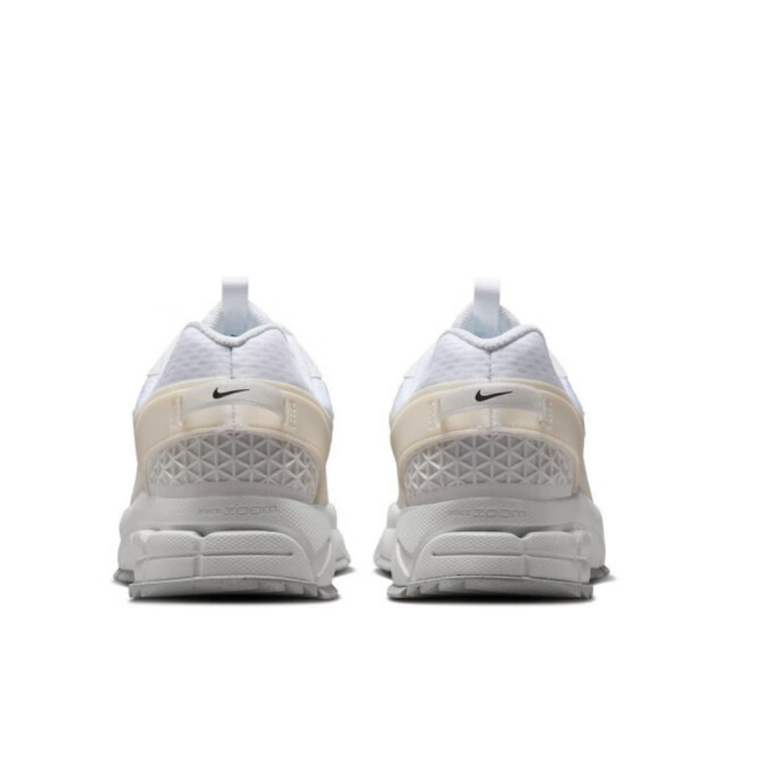 Nike's New Lightweight, Comfor - Men Shoes Must Have ulasan dan harga